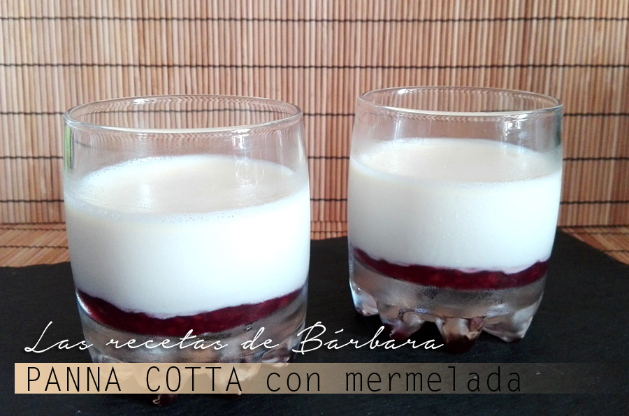 panna cotta con mermelada