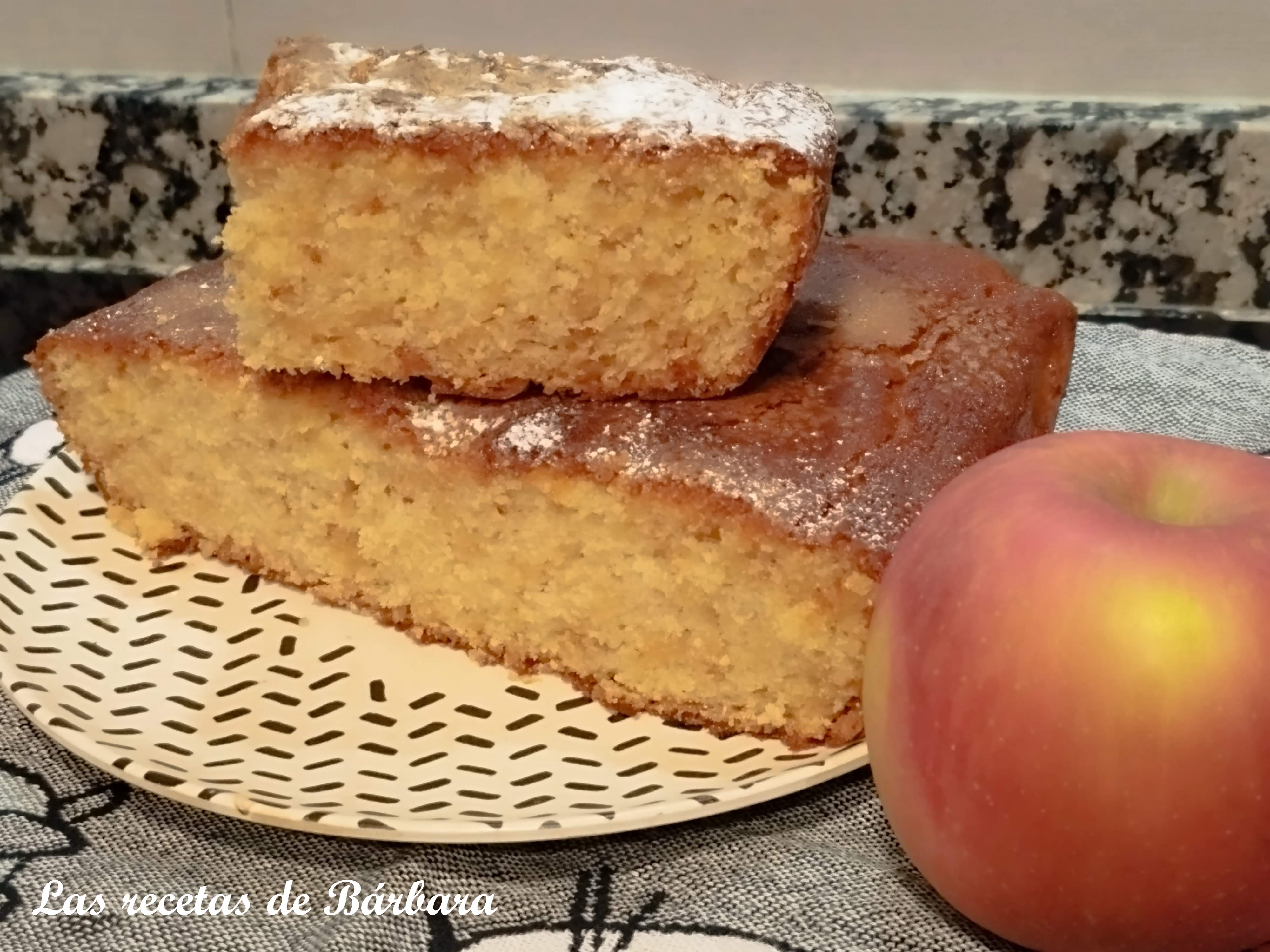 Bizcocho de yogur y manzana